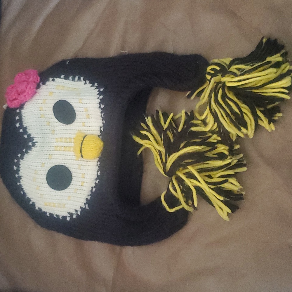 CLAIRES Penguin Hat